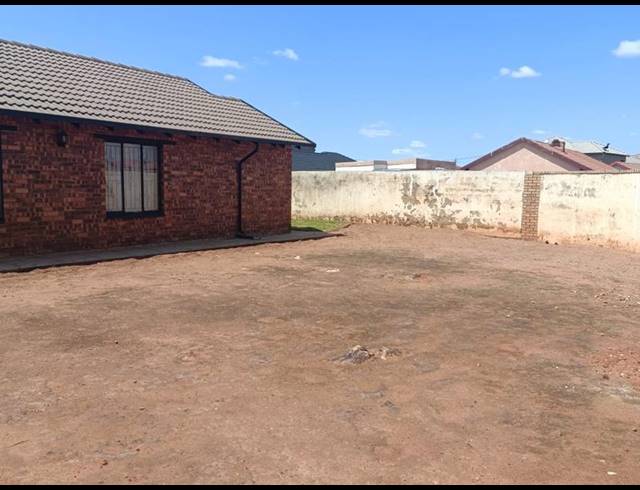3 BEDROOM HOUSE FOR SALE IN PROTEA GLEN EXT